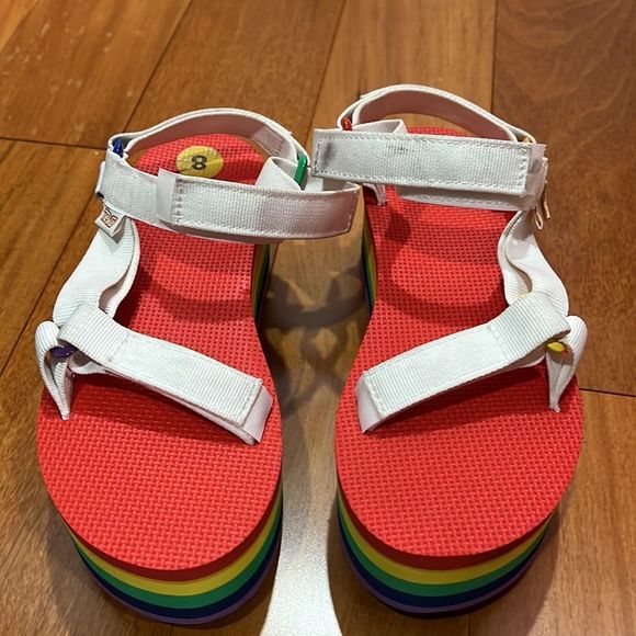 NWT Teva Flatform Universal Rainbow Pride size 8 - Picture 4 of 9